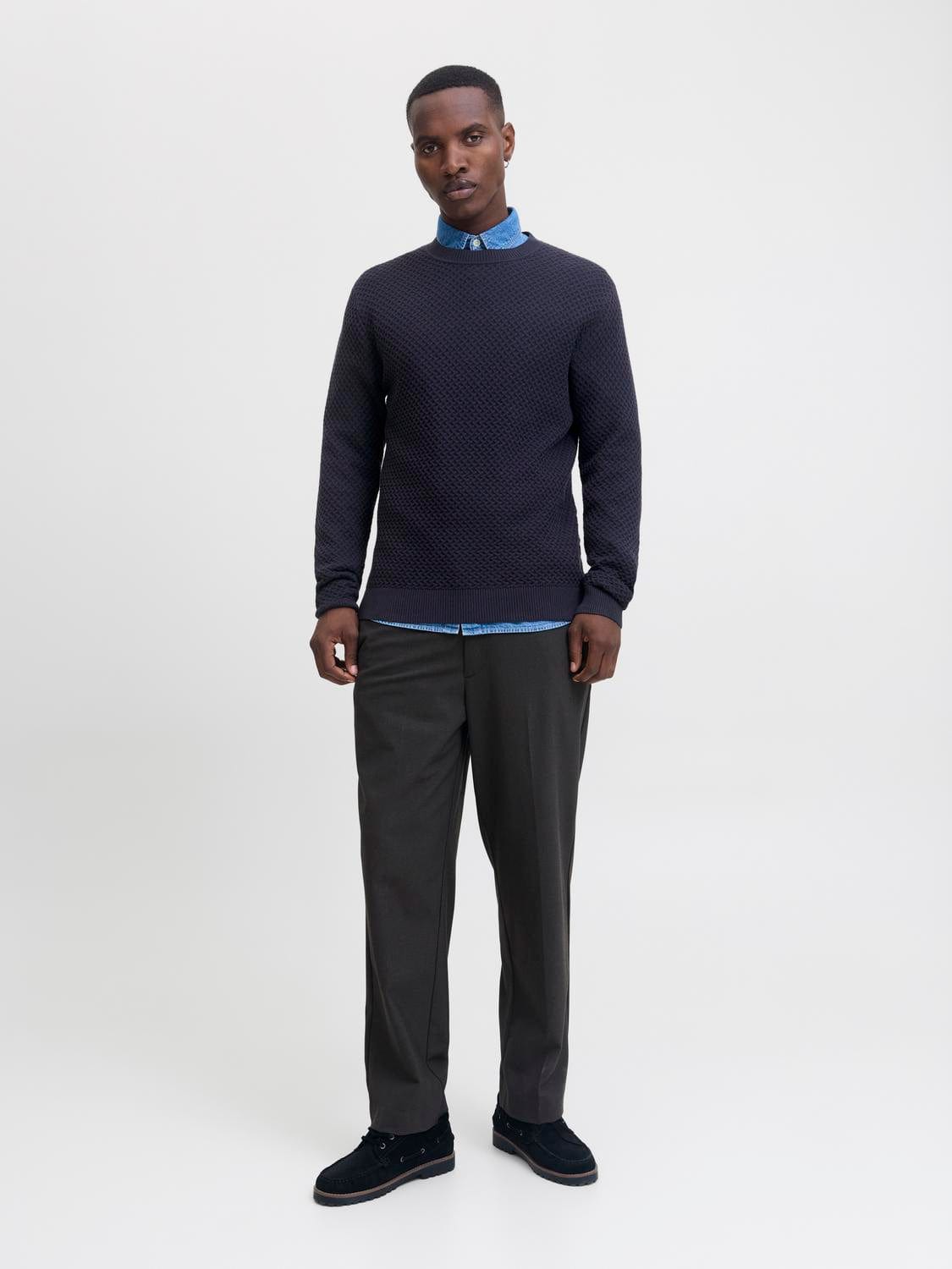 model_shot-front_full